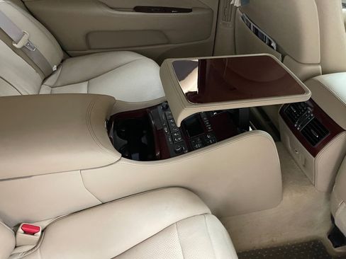 Used 2009 Lexus LS 460 L w/ Executive Class Seating Pkg RWD image 21