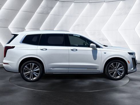 Certified 2024 Cadillac XT6 Premium Luxury FWD image 6