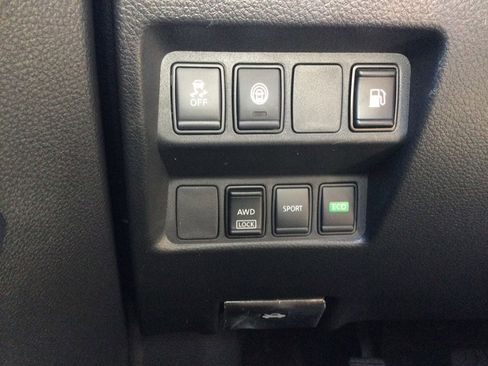 Used 2019 Nissan Rogue S AWD/4WD image 32