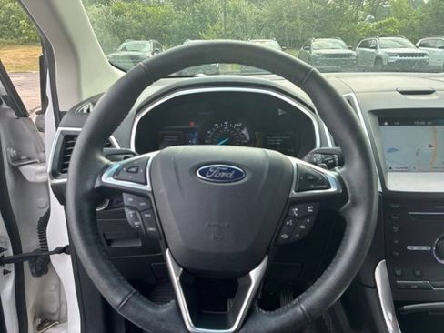 Used 2016 Ford Edge Titanium w/ Equipment Group 301A FWD image 9