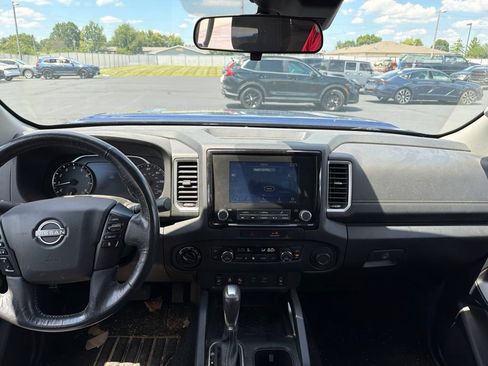 Used 2022 Nissan Frontier SV AWD/4WD image 10