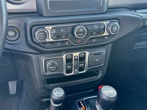 Used 2023 Jeep Wrangler Unlimited w/ Cold Weather Group AWD/4WD image 15