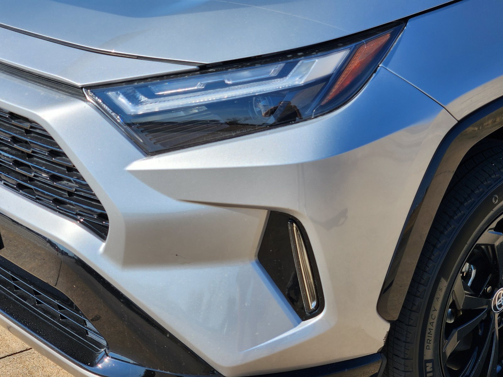 Used 2023 Toyota RAV4 XSE AWD/4WD image 9