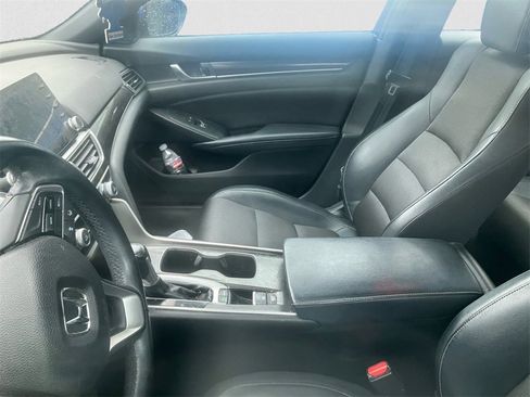 Used 2018 Honda Accord Sport image 4