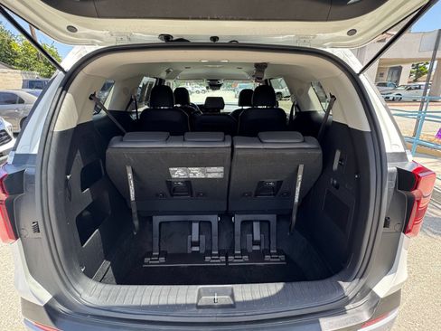 Used 2026 Kia Carnival FWD image 34