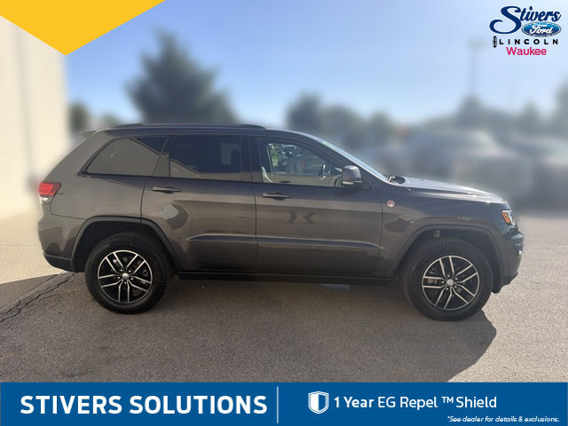 Used 2017 Jeep Grand Cherokee Trailhawk w/ Trailhawk Luxury Group AWD/4WD image 5