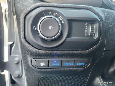 Used 2023 Jeep Wrangler Unlimited w/ Sun & Screen Package AWD/4WD image 36