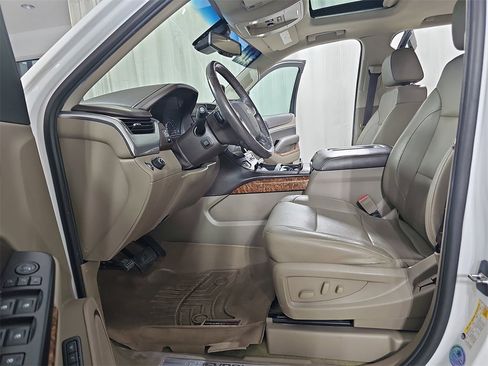 Certified 2017 Chevrolet Suburban Premier image 21
