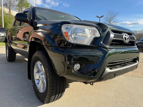 Used 2014 Toyota Tacoma PreRunner w/ TRD Sport Package image 7