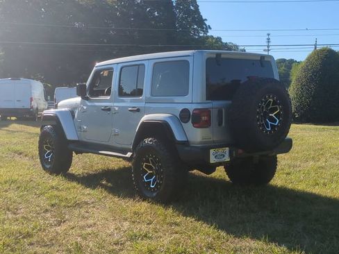 Used 2023 Jeep Wrangler Unlimited Sahara w/ LED Lighting Group AWD/4WD image 11