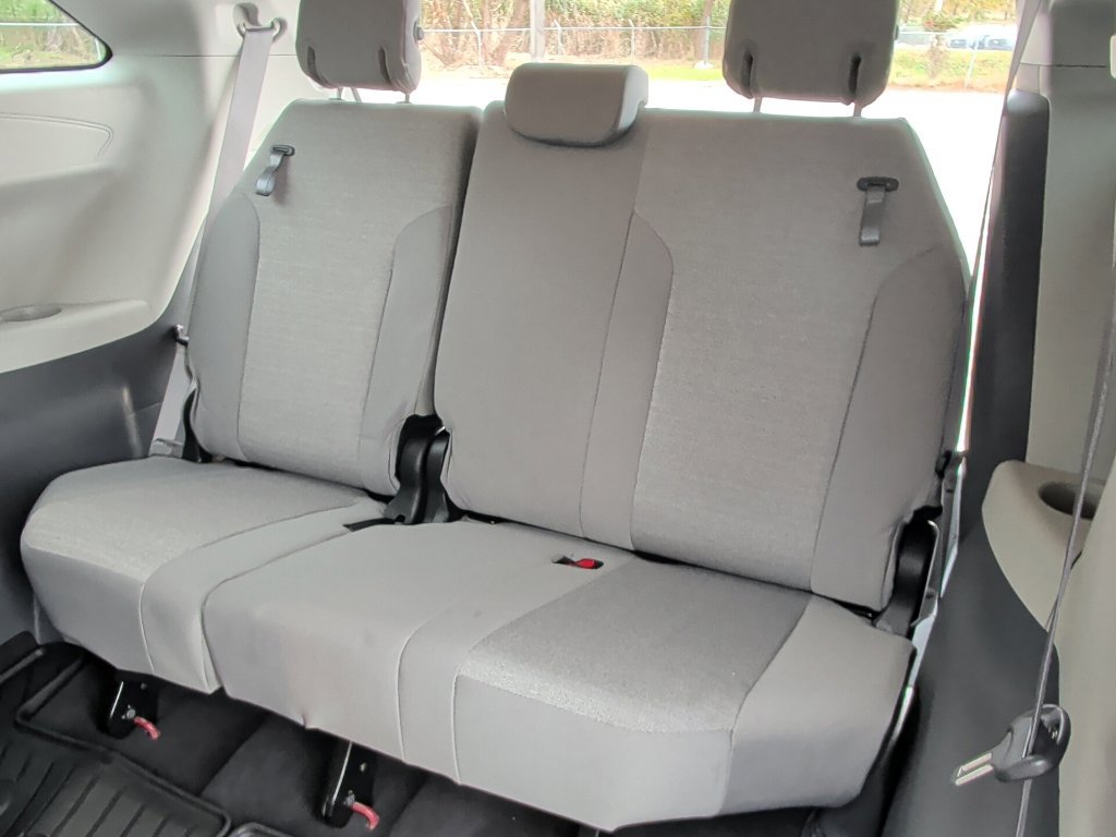 Certified 2024 Toyota Sienna LE AWD/4WD image 23