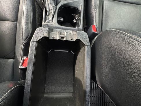 Used 2017 Toyota RAV4 Limited AWD/4WD image 23