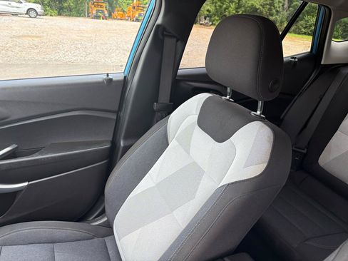Used 2025 Chevrolet Trax LS w/ LS Convenience Package FWD image 20