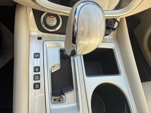 Used 2018 Nissan Murano SV image 29