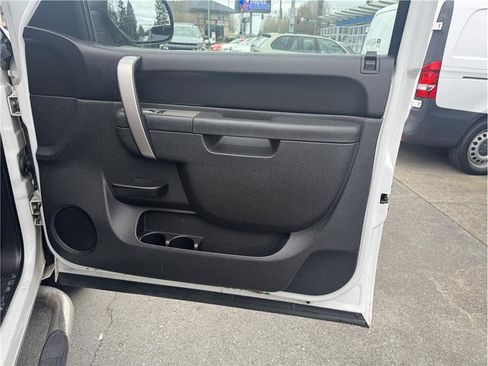 Used 2010 Chevrolet Silverado 1500 LT image 17