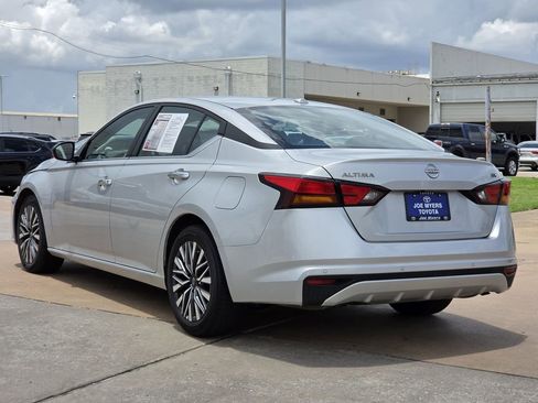 Used 2024 Nissan Altima 2.5 SV FWD image 7