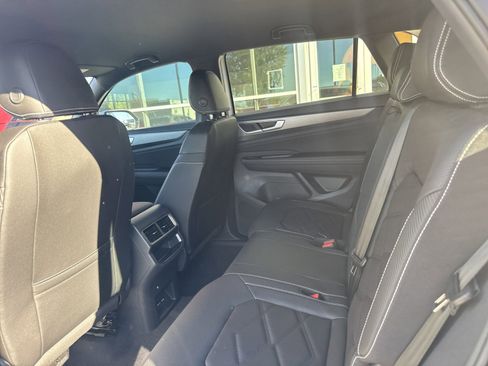 New 2026 Volkswagen Atlas Cross Sport SE image 19