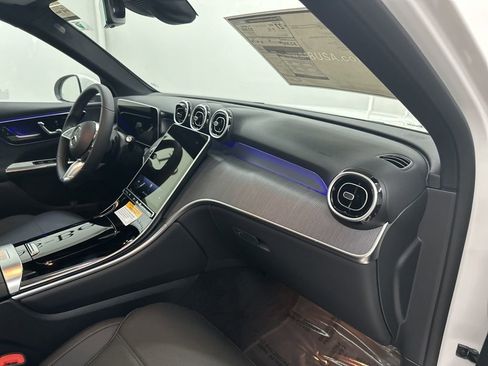 Used 2026 Mercedes-Benz GLC 300 image 26