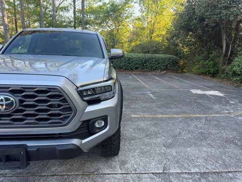 Used 2021 Toyota Tacoma TRD Off-Road image 16