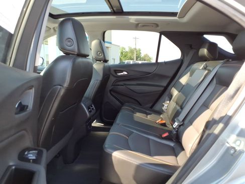 Used 2023 Chevrolet Equinox Premier AWD/4WD image 11