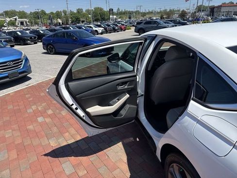Used 2023 Honda Accord EX-L image 26