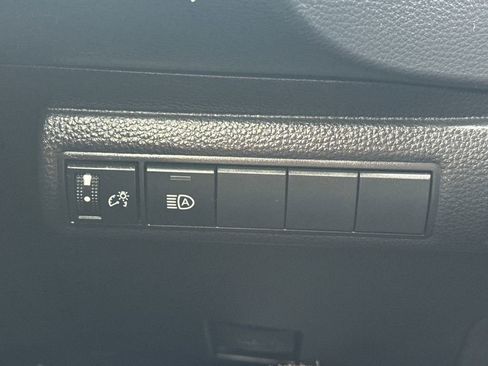 Used 2022 Toyota Corolla LE image 30