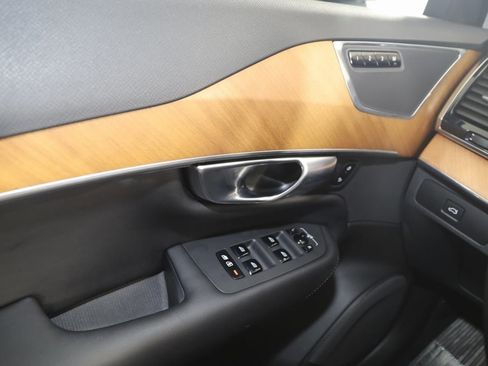 Used 2025 Volvo XC90 B5 Plus w/ Protection Package Premier image 34