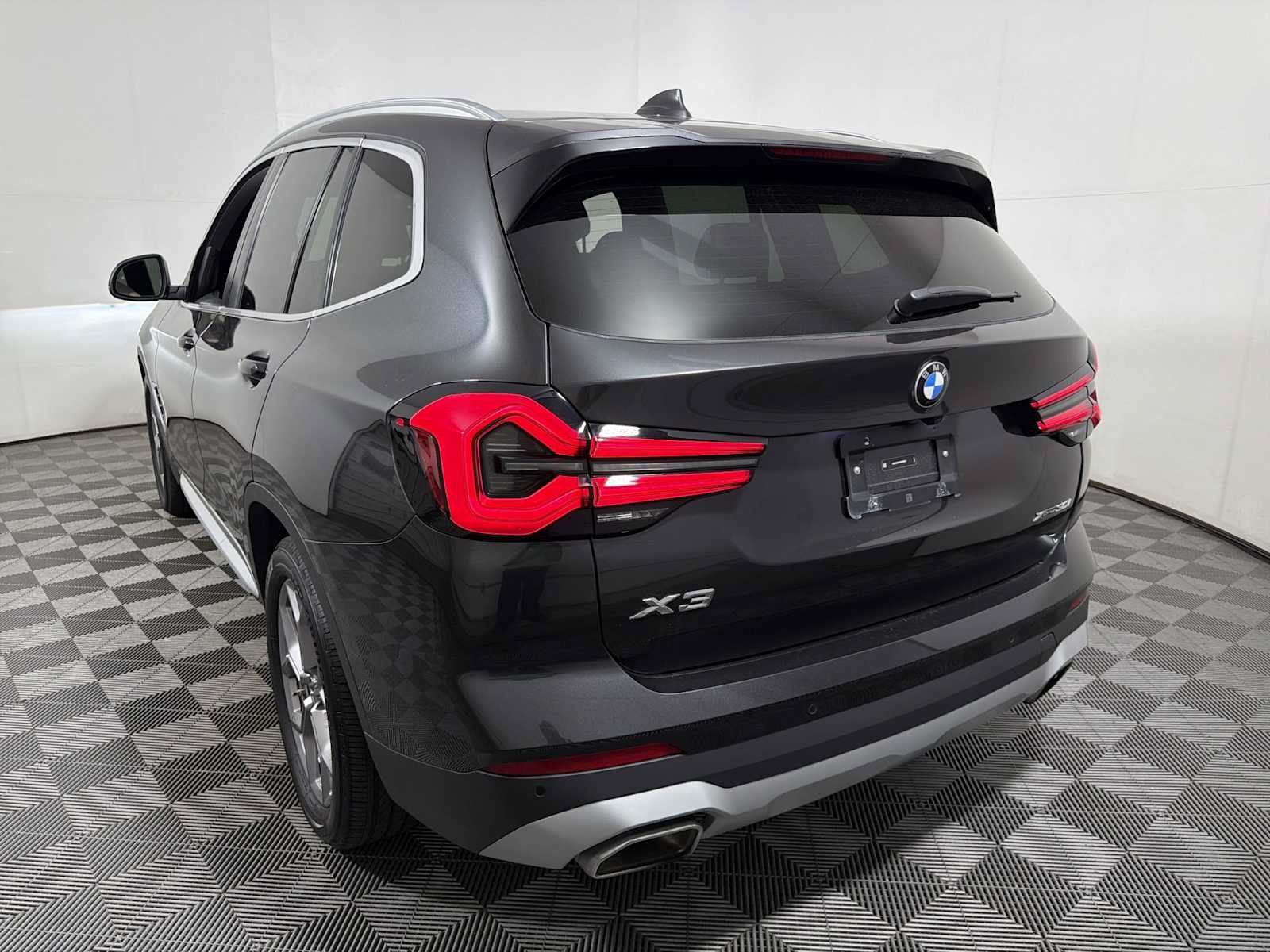 Used 2024 BMW X3 xDrive30i w/ Convenience Package AWD/4WD image 5
