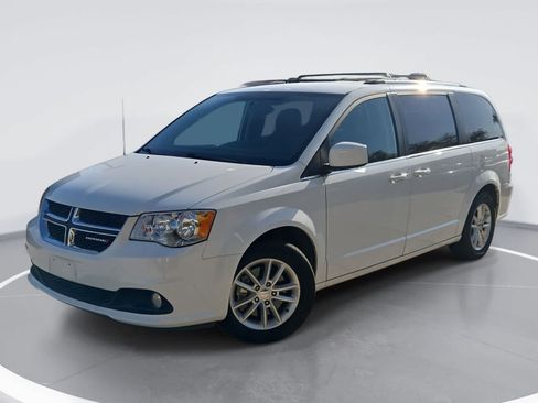 Used 2018 Dodge Grand Caravan SXT FWD image 1