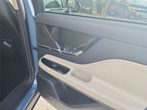 New 2026 Lincoln Corsair Premiere image 20