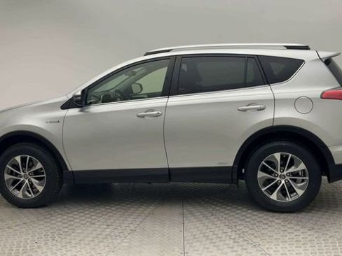 Used 2016 Toyota RAV4 XLE w/ Convenience Package image 5