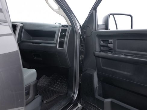 Used 2018 RAM 1500 Express w/ Express Value Package AWD/4WD image 35