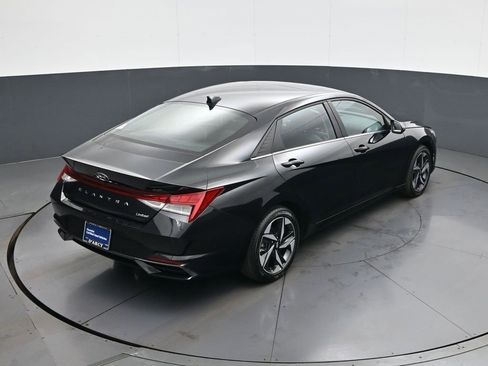 Certified 2023 Hyundai Elantra Limited image 17