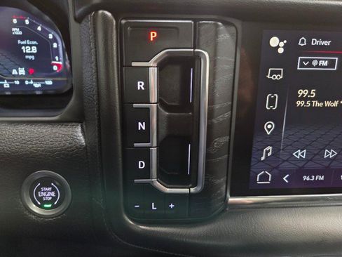 Used 2022 GMC Yukon XL Denali image 50