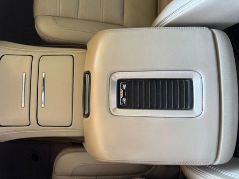 Used 2019 GMC Yukon Denali w/ Denali Ultimate Package image 16