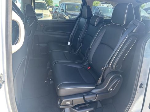 Used 2025 Honda Odyssey Touring image 16