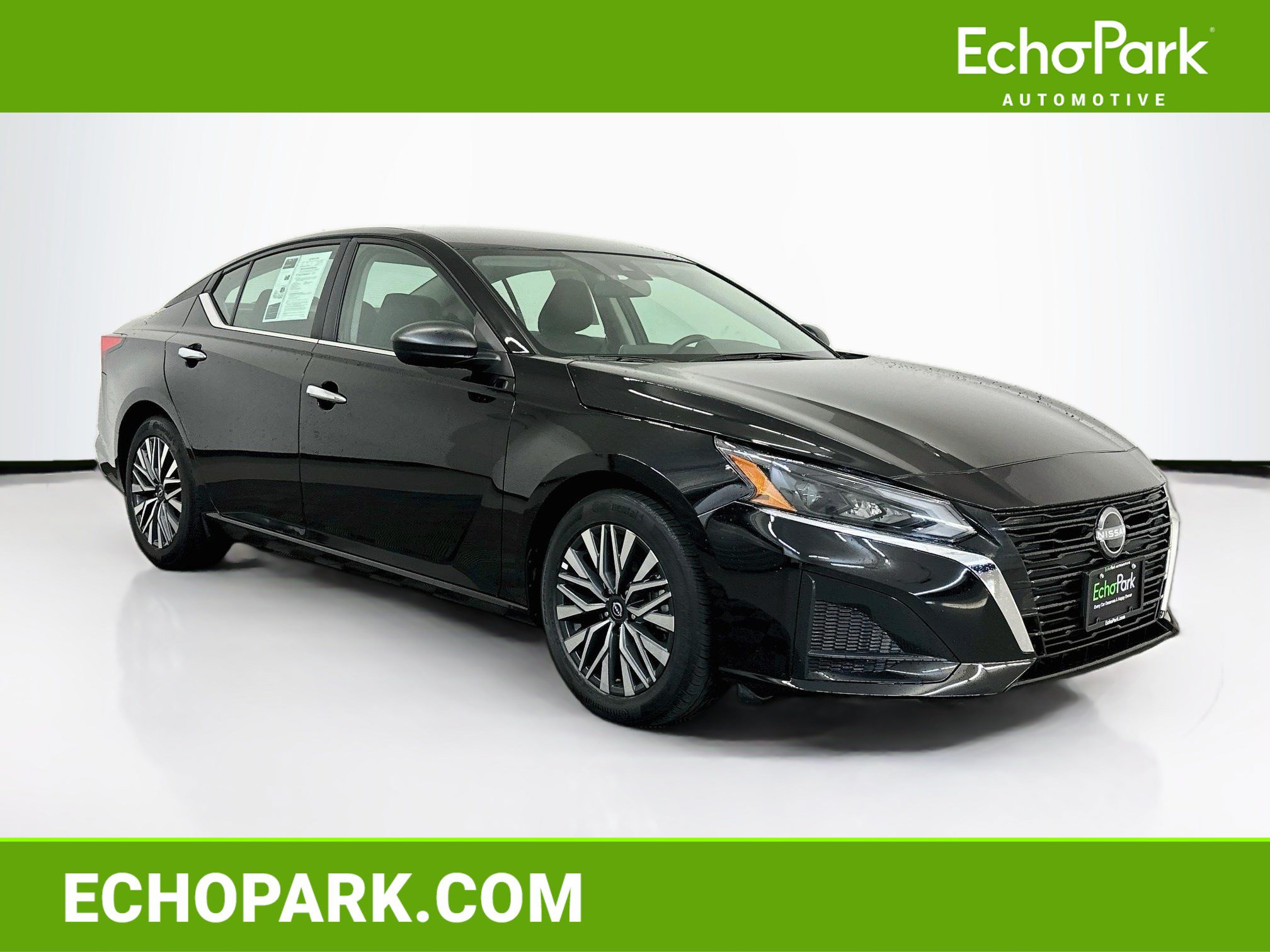 Used 2025 Nissan Altima 2.5 SV FWD image 1