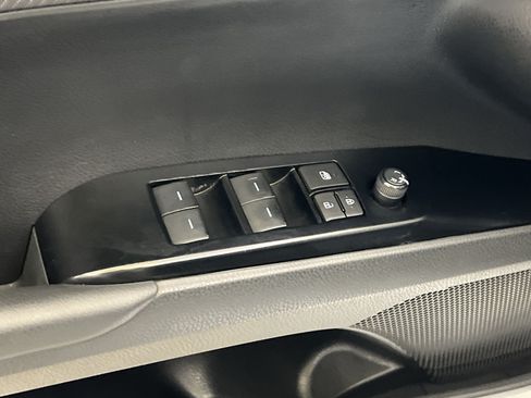 Used 2025 Toyota Camry SE FWD image 14
