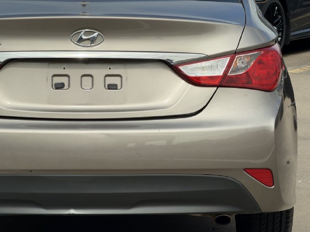 Used 2014 Hyundai Sonata GLS w/ Popular Equipment Group 2 FWD image 9
