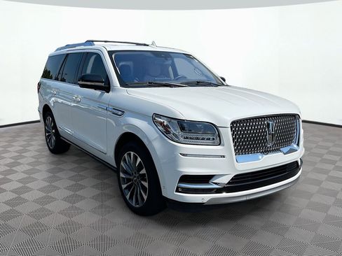 Used 2021 Lincoln Navigator Reserve w/ Luxury Package AWD/4WD image 3