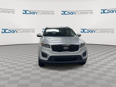 Used 2018 Kia Sorento AWD image 3