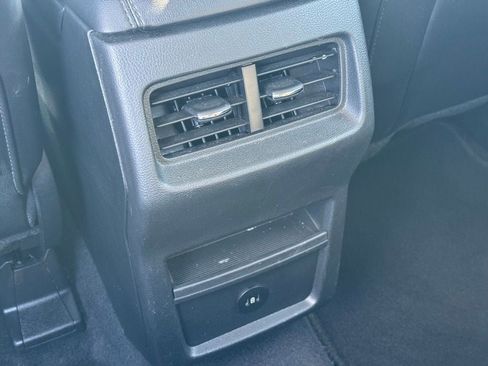 Certified 2023 Ford Edge SEL image 11