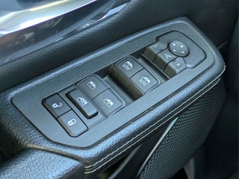 Used 2025 RAM 1500 Laramie image 23