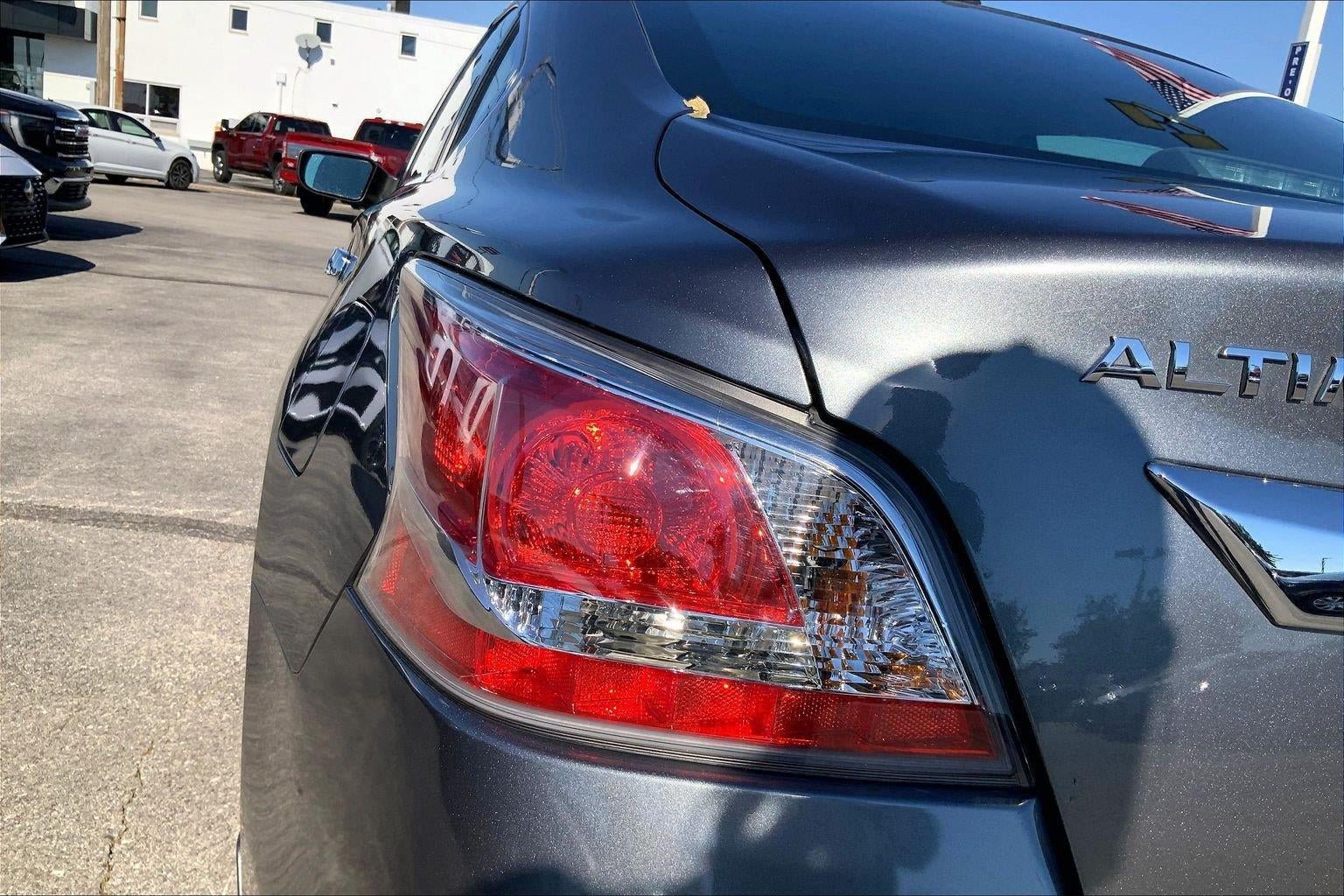 Used 2014 Nissan Altima 2.5 S w/ Display Audio Package FWD image 24