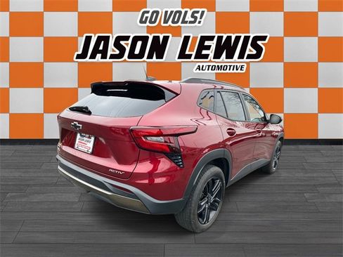 Used 2024 Chevrolet Trax ACTIV w/ Sunroof Package image 4