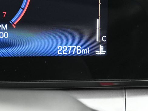 Used 2024 Chevrolet Trax LT FWD image 25