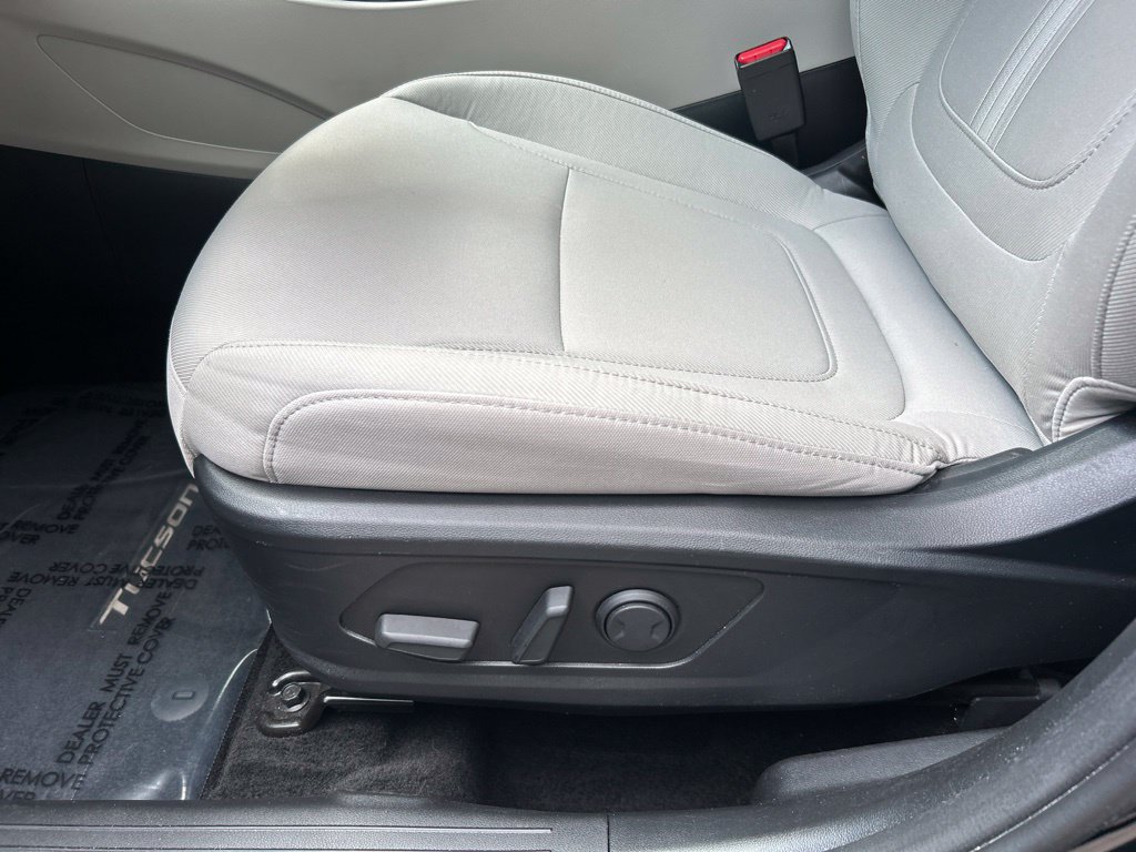 Used 2025 Hyundai Tucson SEL FWD image 16