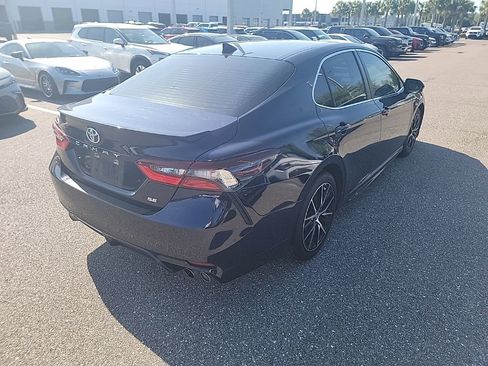 Used 2022 Toyota Camry SE w/ Audio Upgrade Package image 3