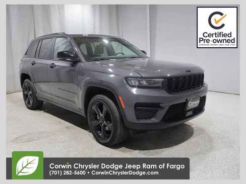 Used 2023 Jeep Grand Cherokee Altitude AWD/4WD image 1