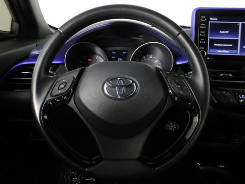 Used 2020 Toyota C-HR XLE FWD image 9